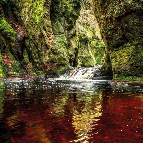 Huge rocks & small waterfall 