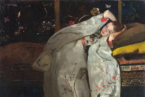 Girl in white kimono 