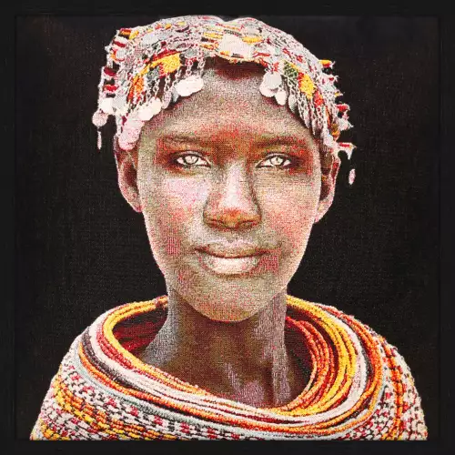 43/43 Samburu Girl Black WH1763+L4050 Black